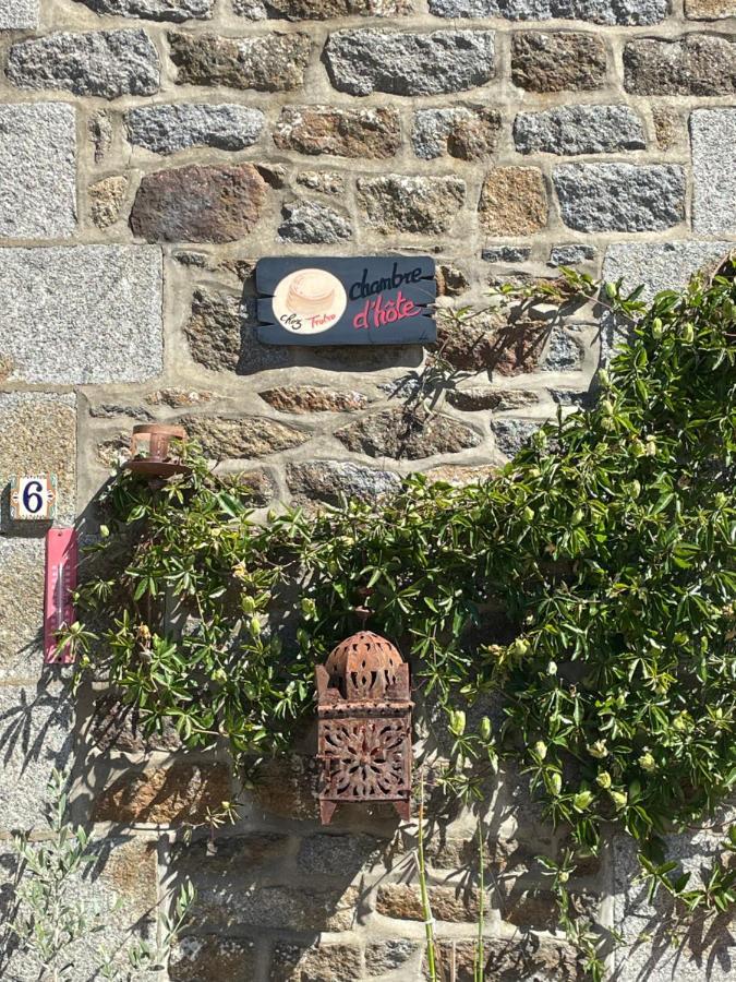Appartamento Chez Trotro Saint-Pierre-de-Plesguen Esterno foto