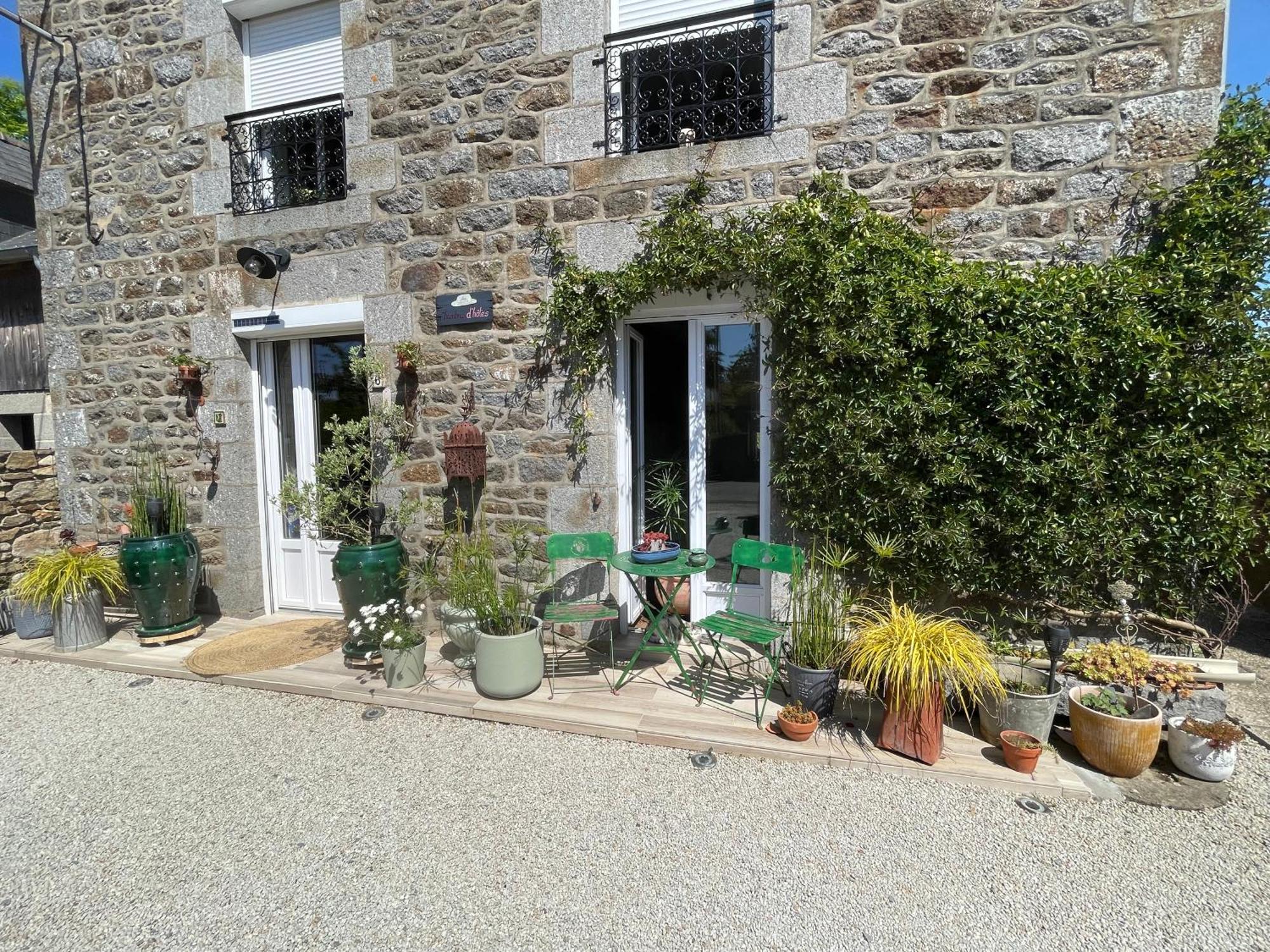 Appartamento Chez Trotro Saint-Pierre-de-Plesguen Esterno foto